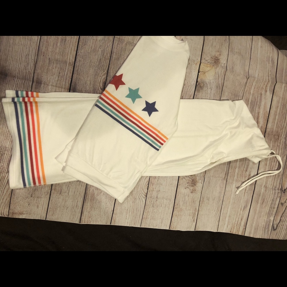 2 Pc Rainbow 🌈 Stars ⭐️ & Stripes Lounge Wear - Picture 4 of 5